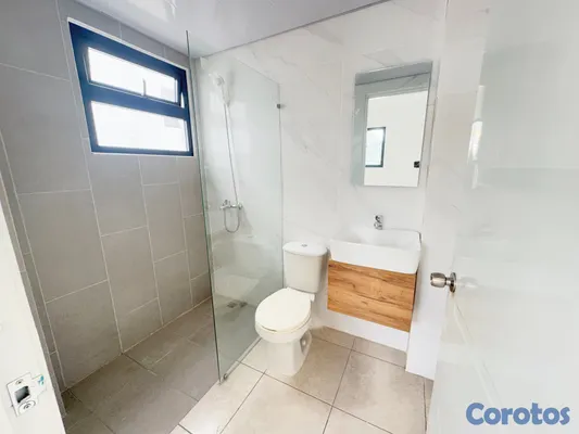 apartamentos - Apartamento Primer Nivel con Patio en Venta, Av. H 9