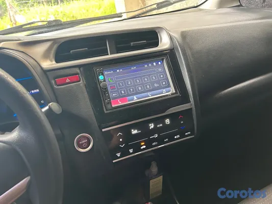 carros - Honda Fit Hybrid 2015 de 4 puertas y bajo consumo de gasolina  10