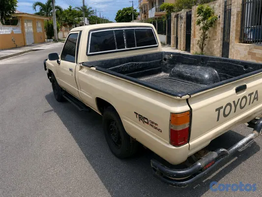 jeepetas y camionetas - DE OPORTUNIDAD! TOYOTA año 87 EN VENTA 4