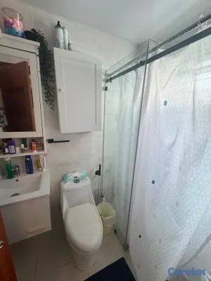 apartamentos - vendo renacimiento segundo nivel con terraza  tres habitaciones com su baño dos 7