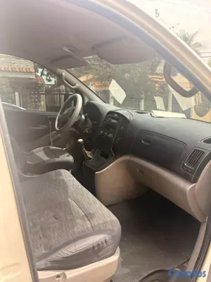 otros vehiculos - Hyundai H-1 año 2012 4 cilindros 6