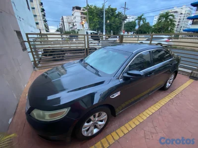 Ford Taurus año 2011 
