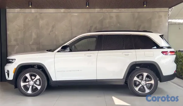 jeepetas y camionetas - Jeep Grand Cherokee Limited 4x4 2025 6