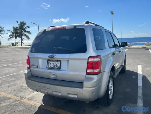 jeepetas y camionetas - Ford Escape 2010 en venta 4