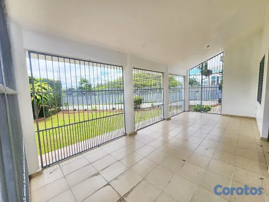 casas - CASA RENTA CERRO HERMOSO CON ESPACIOSO PATIO SANTI 4