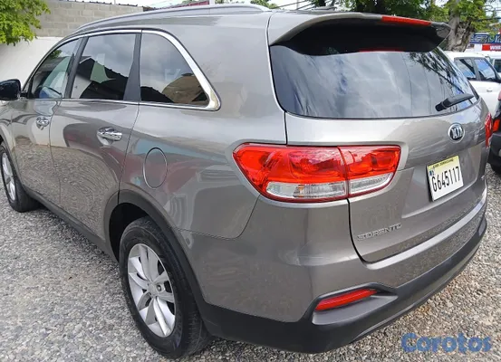 jeepetas y camionetas - JEEPETA KIA SORENTO 2017 GRIS AMERICANA, UN SOLO D 5