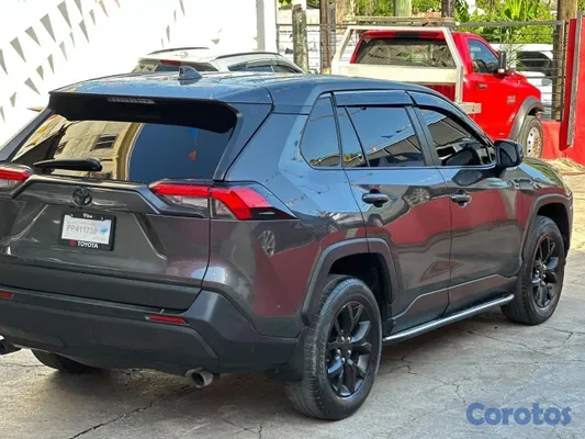 jeepetas y camionetas - Toyota RAV LE 2022 
 9