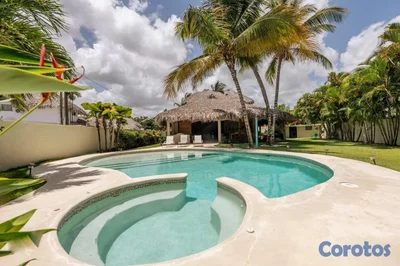 🔥 ¡OPORTUNIDAD EN LAS TERRENAS! Villa Caribeña: 5 Hab a 300m de la playa.