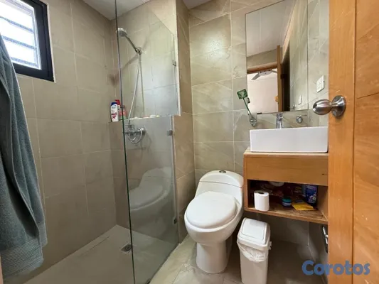 apartamentos - vendo renacimiento segundo nivel balcón tres habitaciones con su baño dos parque 3