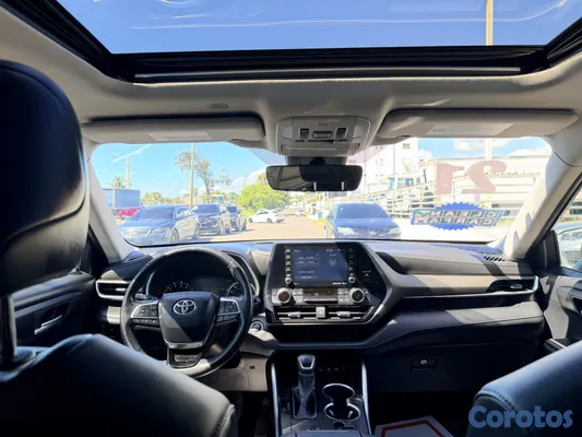 jeepetas y camionetas - 2021 TOYOTA HIGHLANDER XLE  6