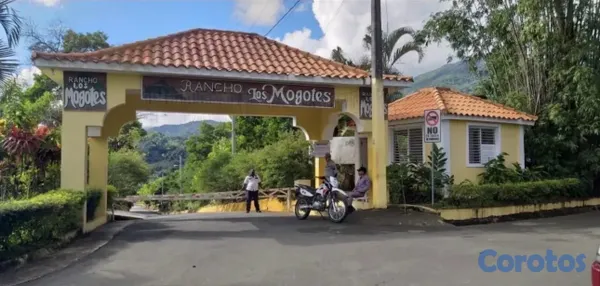 solares y terrenos - Venta de terreno en Los Mogotes, a solo 30 minutos de Santo Domingo. 8