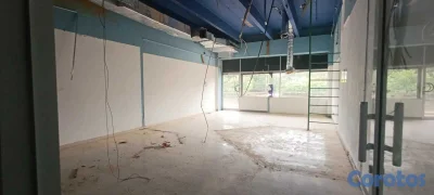 En La Rómulo, local de 130mts en segundo nivel