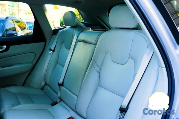 jeepetas y camionetas - Vendo Volvo XC60 inscripción B5 2022 7