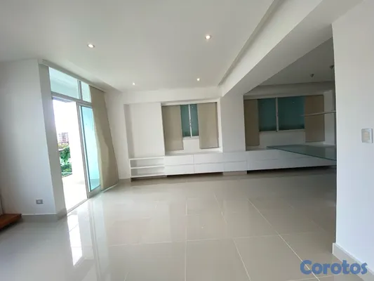 apartamentos - Piso alto de con La Línea blanca en La Esmeralda, Santiago. 10