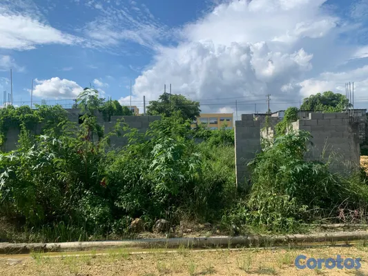 solares y terrenos - 🏗️🔥 ¡SOLAR DE 225 M² CON BLOCKS LEVANTADOS EN VILL 3