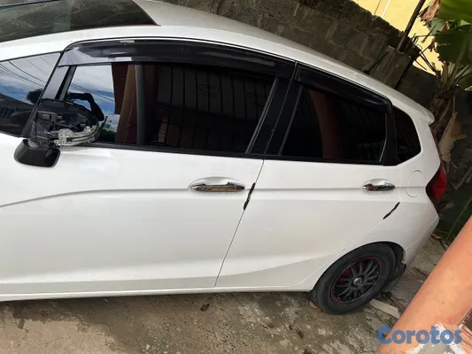 carros - Honda Fit Hybrid 2015 de 4 puertas y bajo consumo de gasolina  2