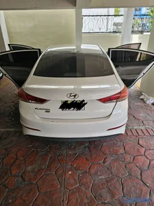 Hyundai Elantra 2017 (Versión Americana) – Único Dueño en el País
