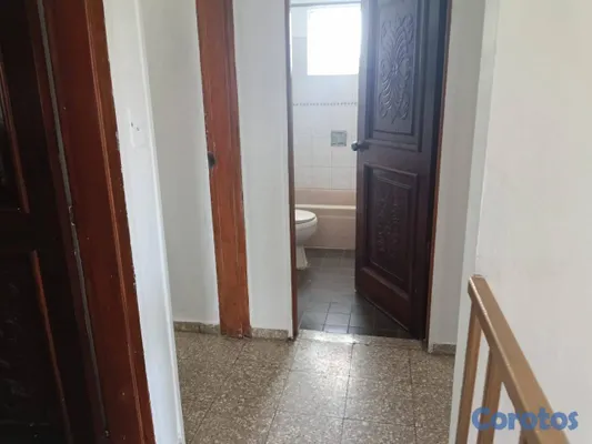 casas - Casa de 2 niveles 4 habitaciones en venta en Las P 11