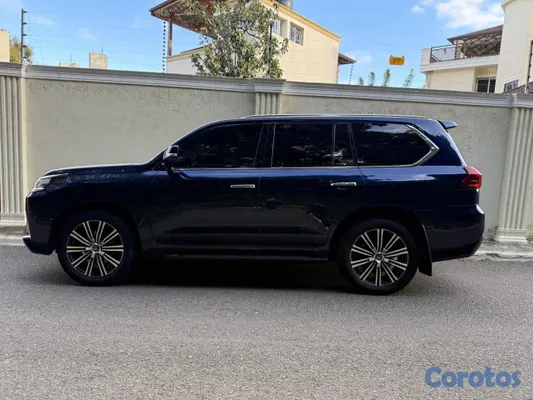 jeepetas y camionetas - Lexus LX 570 
2020 10