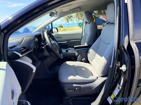 jeepetas y camionetas - Toyota Sienna LE 2021 6
