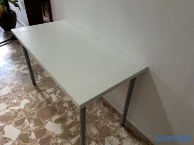Escritorio blanco