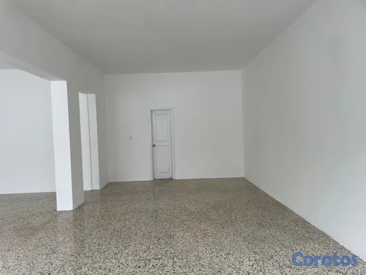 oficinas y locales comerciales - Local Comercial en Alquiler  en Evaristo Morales – 10