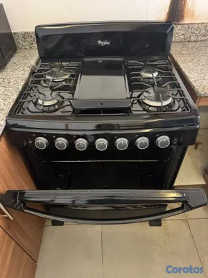 electrodomesticos - Estufa Whirlpool negra de 6 quemadores con horno 2