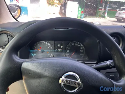 camiones y vehiculos pesados - Nissan  2014 4