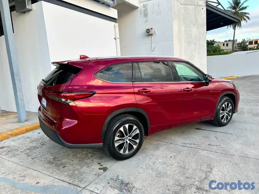 jeepetas y camionetas - TOYOTA HIGHLANDER XLE ,AÑO 2021, 3 FILAS DE ASIENT 2