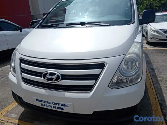 jeepetas y camionetas - Hyundai H1 2016 blanca 7