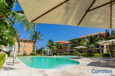 Apartamento a pasos de la playa, con vista al campo de golf.
