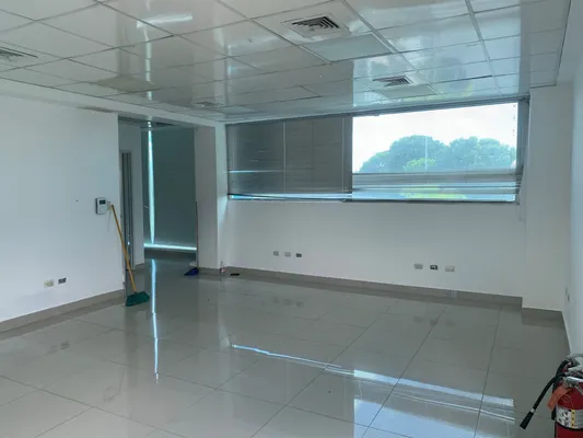 oficinas y locales comerciales - Oficina en torre corporativa Prados 8