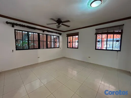 apartamentos - Apartamento en 1er nivel en venta en Mirador Norte 8