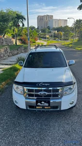 2012 – Ford Escape Limited  – Gasolina – V6
