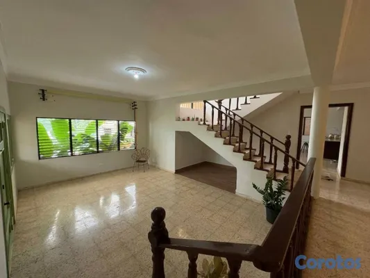 casas - Casa de 2 niveles en venta en Colina de Los Rios 6
