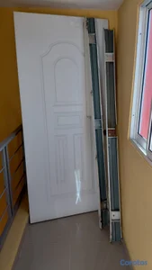 Puerta blanca disponible 