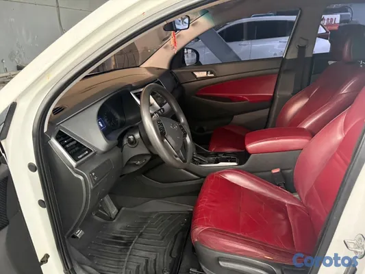 jeepetas y camionetas - HYUNDAI TUCSON 2016 MOTOR DOCH 🔥 9