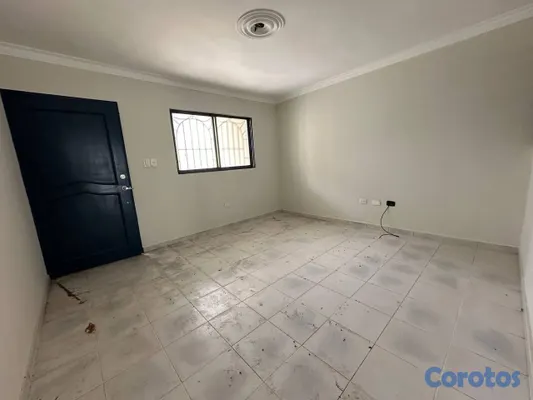 casas - Casa de 2 niveles en venta en Villa Aura 16