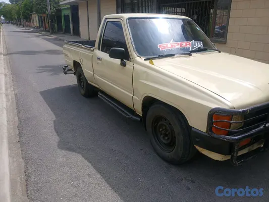jeepetas y camionetas - DE OPORTUNIDAD! TOYOTA año 87 EN VENTA 3