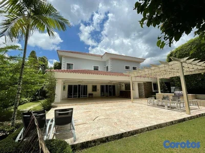 Casa de 4 habitaciones 4 baños en alquiler en Cues