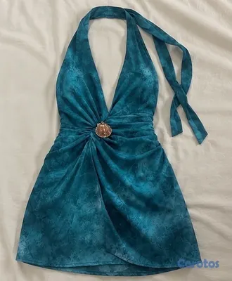 ropa para mujer - Vestido mini halter turquesa con escote en V y detalle de concha. 3