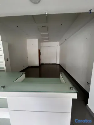 oficinas y locales comerciales - local en alquiler en el primer nivel en los prados 5
