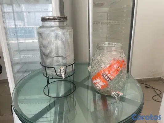 cocina - mesa,butaca para fesayunador,sillas Tifani y mesas redondas platos y más  16