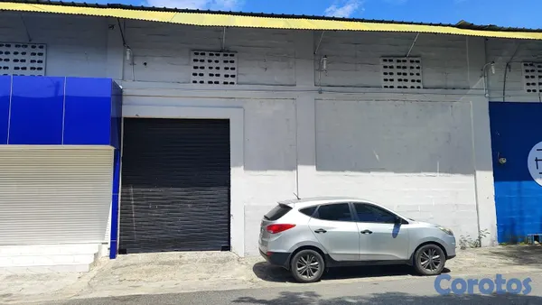 otros inmuebles - Alquilo 2 cómodas naves Próximo a la Av. Los Beisbolistas Santo Domingo D.N. 4
