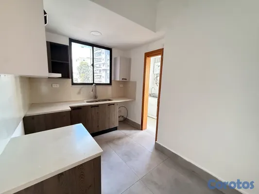 apartamentos - vendo Evaristo Morales dos habitaciones 2.5 baños dos parqueos balcón servicio  10
