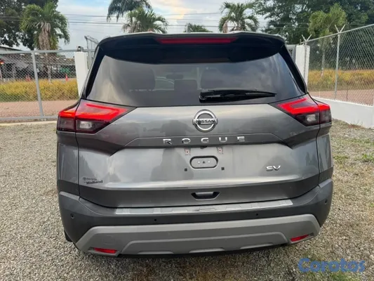 jeepetas y camionetas - Nissan rogue 2021 SV  4