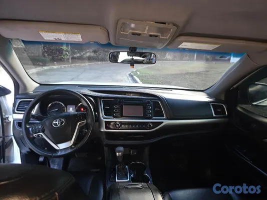 jeepetas y camionetas - Toyota Highlander 2015 en venta  5