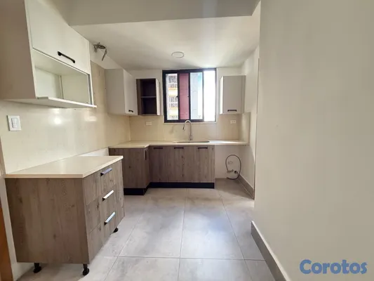 apartamentos - vendo Evaristo Morales dos habitaciones 2.5 baños dos parqueos balcón servicio  9