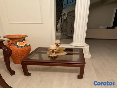 Mesa y centro de mesa en caoba 