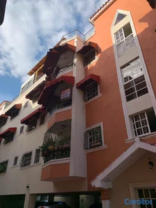 Alma Rosa 2 Apto 3er. piso con 2 parqueos techados. 35k 